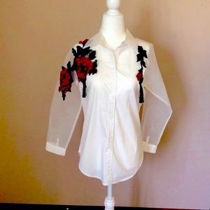 Yuchen Fashion White Blouse w/embroidered roses S